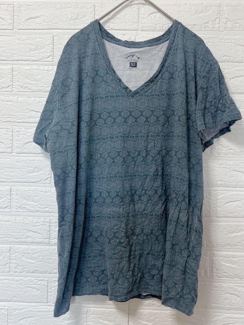 BlueMountain V-Neck Short Sleeve All-Over Print